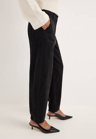 Mid Waist Corduroy Barrel Trousers Black