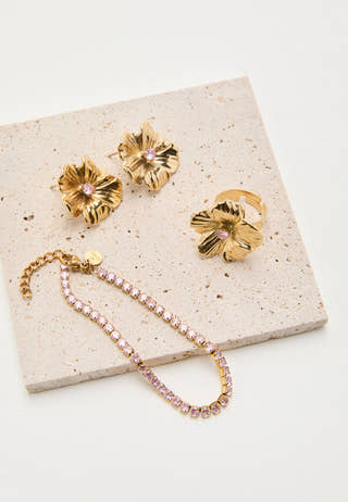 Daisy Ring Celebration