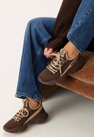 Mac-E Sneaker